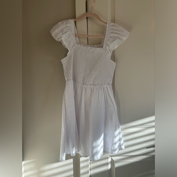 Old Navy Fit & Flare Flutter-Sleeved Smocked Seersucker Mini Dress - Picture 6 of 6